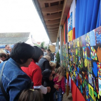 Enthüllung Wandskulptur